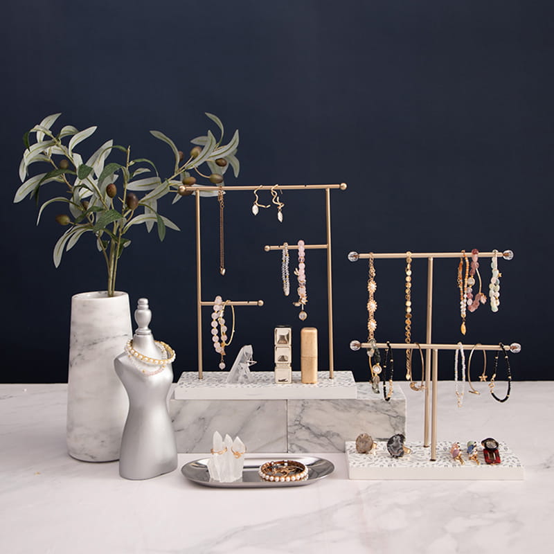 Portagioielli con base