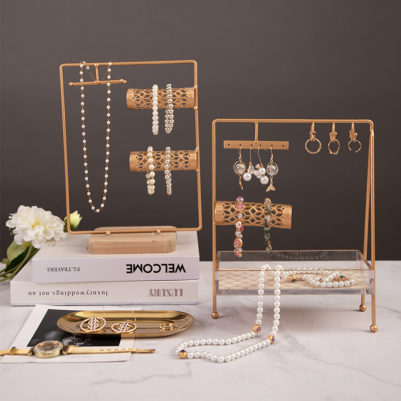 Staffa portagioielli in metallo