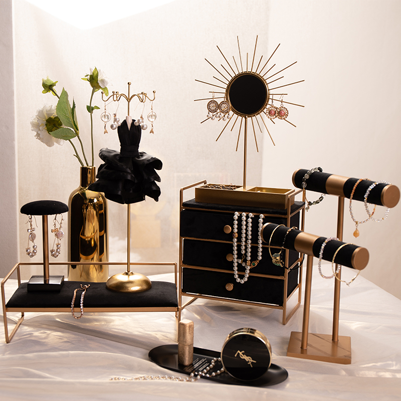 Espositore per gioielli con braccialetti per la casa